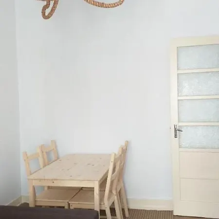 Apartment Charming Portuguese Artdeco, 8 Minutes Walk To Alfama *