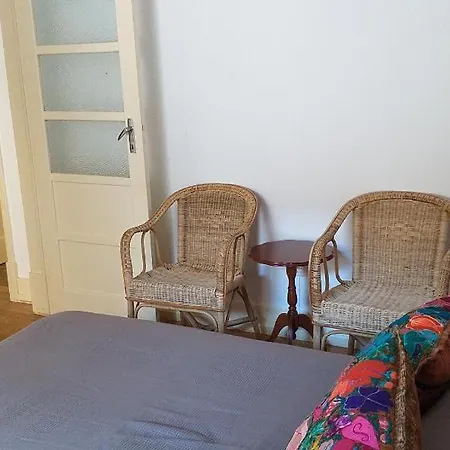 Charming Portuguese Artdeco, 8 Minutes Walk To Alfama Apartment